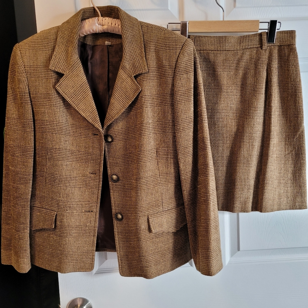 Hechter women's 2 pce suit